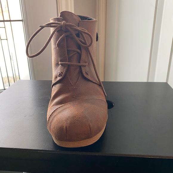 Cheri lace up wedge - Maurice’s - size 6 - Picture 6 of 16